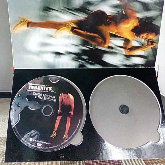 Insanity Workout CVDs - Picture 4 of 5